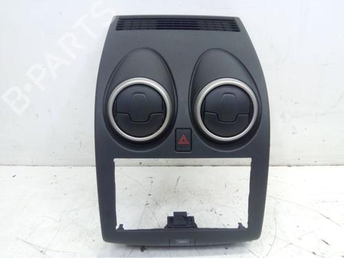 Grille d'aération NISSAN QASHQAI I (J10, NJ10) 2.0 (141 hp) 31703066