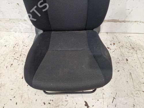 Right front seat TOYOTA AURIS (_E15_) 1.8 Hybrid (ZWE150_, ZWE150R) | BP37094714C16 - Image 4