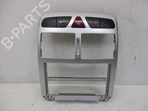 dashboard-peugeot-307-sw-3h-20-hdi-135-9634505077-2002-2003-2004-2005-2006-2007-2008-2009-18801148 main image