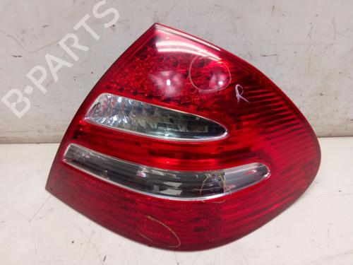 Used Right taillight MERCEDES-BENZ E-CLASS (W211) E 320 (211.065) (224 hp) 29102173