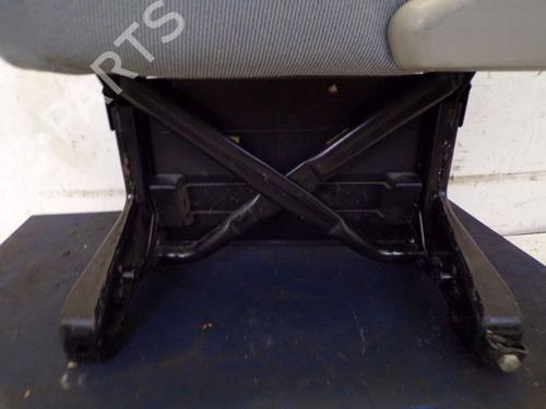 Sæde Bagtil VW TRANSPORTER T4 Bus (70B, 70C, 7DB, 7DK, 70J, 70K, 7DC, 7DJ) 2.5 TDI | BP19296121C17 