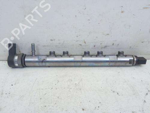 Rail D'Injecteurs BMW 1 (F20) 116 d (116 hp) 31702188