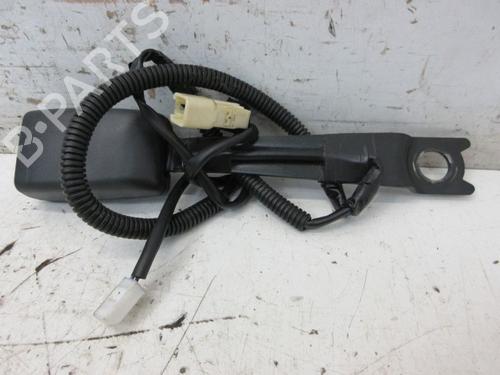 Used Seat buckle TOYOTA YARIS (_P9_) 1.4 D-4D (NLP90_, NLP90R) (90 hp) 19296566