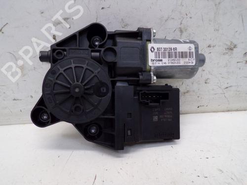 Moteur de lève-vitre avant droit RENAULT MEGANE III Hatchback (BZ0/1_, B3_) 1.6 16V (BZ1B, BZ1H) (110 hp) 29085685