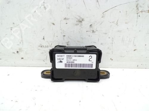 Used Fuse box Fuse box 37120690 37120690