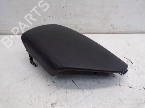Used Armrest / Center console HYUNDAI i40 I CW (VF) 1.7 CRDi (136 hp) 30668902