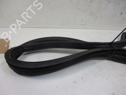 Rubber door seal VW GOLF VI (5K1) 1.2 TSI | BP18798295C142 