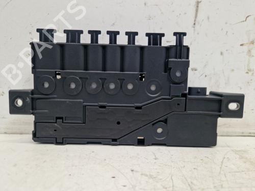 Used Fuse box Fuse box 37133161 37133161
