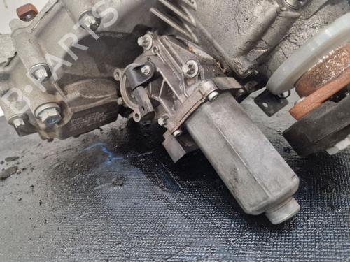 Transfer box BMW X3 (E83) 3.0 i xDrive | BP24827380M36 
