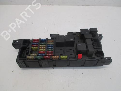Used Fuse box Fuse box 37119561 37119561