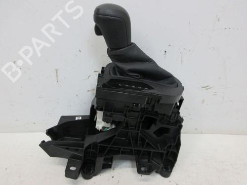 Used Shift knob TOYOTA YARIS (_P21_, _PA1_, _PH1_) 1.5 Hybrid (MXPH10, MXPH11) (116 hp) 29099357