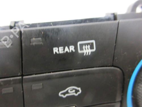 Climate control FORD FOCUS III Saloon 1.6 Flexifuel | BP30668217I5