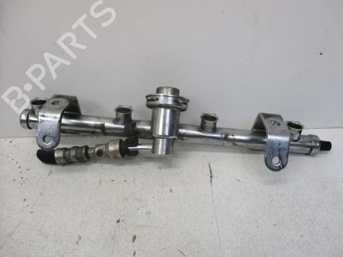 Used Injection rail Injection rail 37117225 37117225