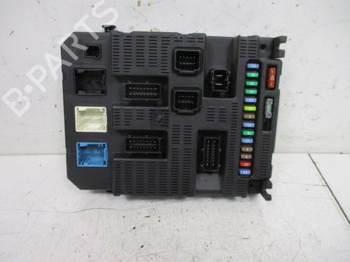Used Fuse box Fuse box 37110323 37110323