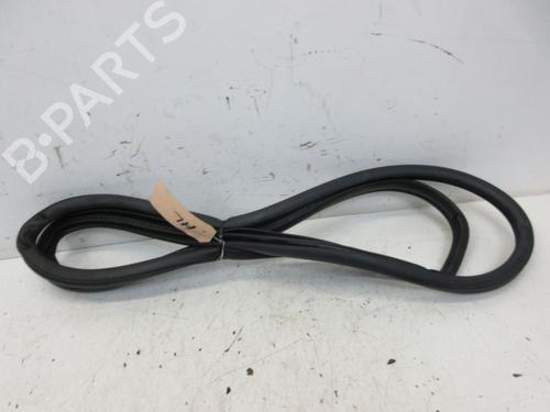 rubber-door-seal-toyota-yaris-_p21_-_pa1_-_ph1_-2020-29099153 main image