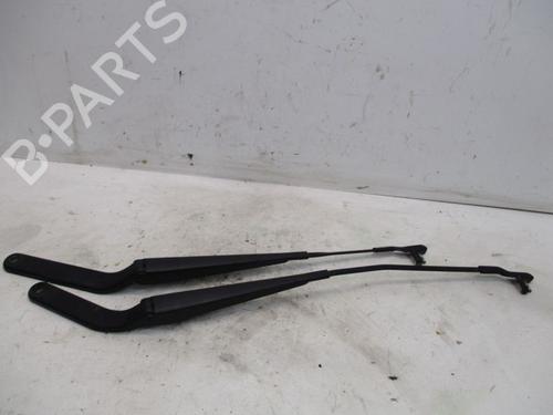 Used Front windshield wiper arm BMW X5 (E70) xDrive 48 i (355 hp) 18802121