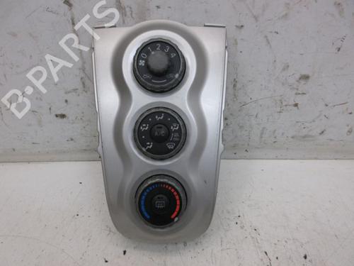Commande Chauffage TOYOTA YARIS (_P9_) 1.0 VVT-i (KSP90_, KSP90R) (69 hp) 29086171