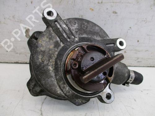 Used Vacuum pump BMW X5 (E53) 4.4 i (320 hp) 31260404