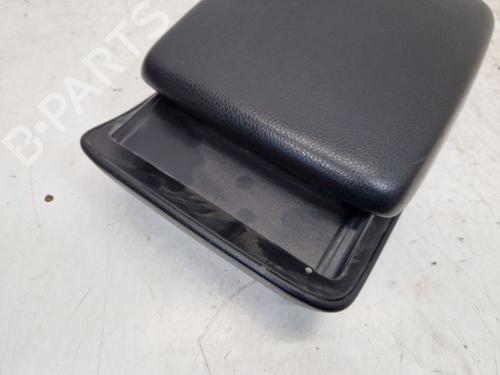 Armrest / Center console SUZUKI GRAND VITARA II (JT, TE, TD) 1.9 DDiS All-wheel Drive (JT419, TD44, JB419WD, JB419XD,... | BP28135360I20 
