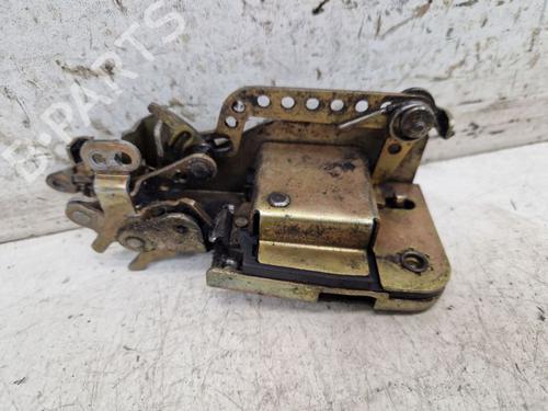 Used Front right lock VW TRANSPORTER T4 Bus (70B, 70C, 7DB, 7DK, 70J, 70K, 7DC, 7DJ) 2.4 D (78 hp) 28072252