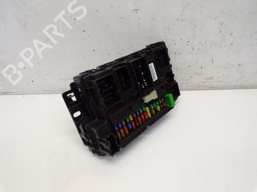Used Fuse box Fuse box 37132927 37132927