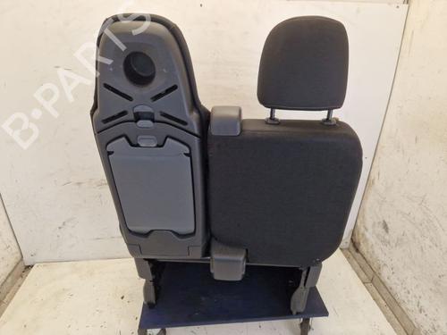 Right front seat RENAULT TRAFIC III Van (FG_) 1.6 dCi 95 (FGMJ, FGMR) | BP31588600C16 