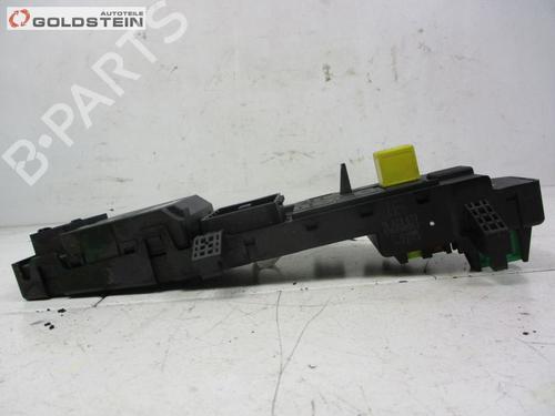 Fuse box OPEL SIGNUM Hatchback (Z03) 1.9 CDTI (F48) | BP37108044E1 - Image 4