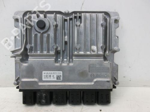Used Engine control unit (ECU) BMW 5 (G30, F90) 520 i (184 hp) 22430274