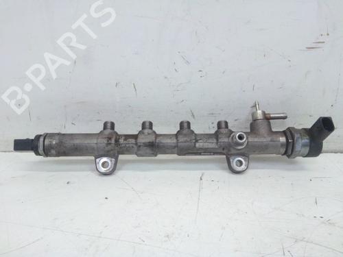 Used Injection rail Injection rail 37141267 37141267