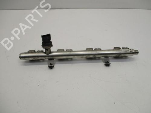 Used Injection rail Injection rail 37118946 37118946