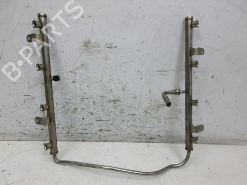 Used Injection rail Injection rail 37126634 37126634