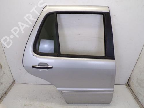 Used Right rear door MERCEDES-BENZ M-CLASS (W163) ML 400 CDI (163.128) (250 hp) 26647799