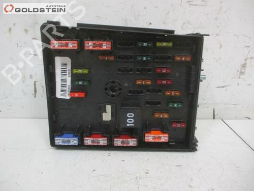 Used Fuse box VW PASSAT B7 (362) 2.0 TDI (140 hp) 18764127