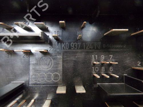 Fuse box VW GOLF V (1K1) 3.2 R32 4motion | BP29097759E1  - Image 10