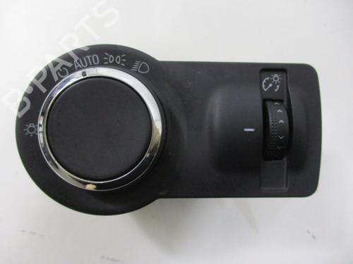 Used Headlight switch CHEVROLET CRUZE (J300) 1.4 (140 hp) 18791827