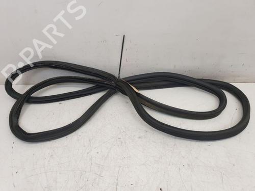 Used Rubber door seal Rubber door seal LAND ROVER RANGE ROVER SPORT I (L320) 3.0 D 4x4 (211 hp) 35778246 35778246