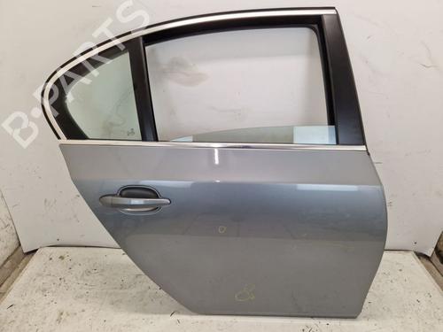 Dør højre bagtil Dør højre bagtil BMW 5 (E60) 530 i (258 hp) 33907887 33907887