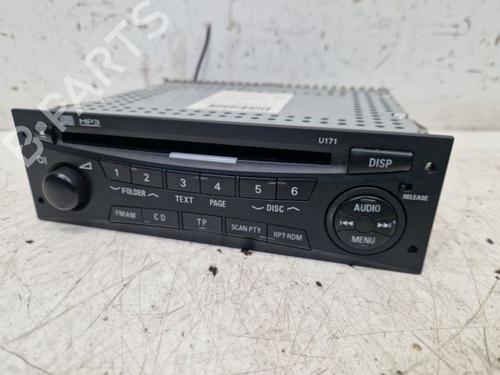 Used Radio MITSUBISHI GRANDIS (NA_W) 2.0 DI-D (NA8W) (136 hp) 23411829
