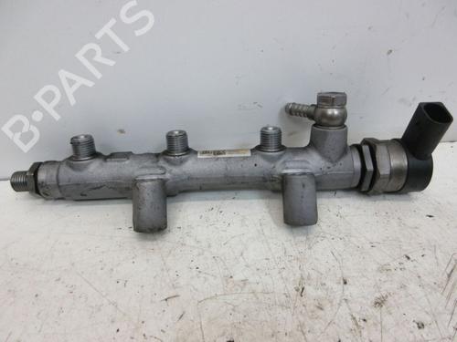 Used Injection rail Injection rail 37122925 37122925