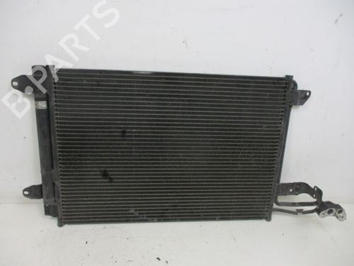 Used Water radiator Water radiator 37112975 37112975