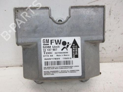 Centralita OPEL ZAFIRA / ZAFIRA FAMILY B (A05) 1.9 CDTI (M75) (120 hp) 29089527