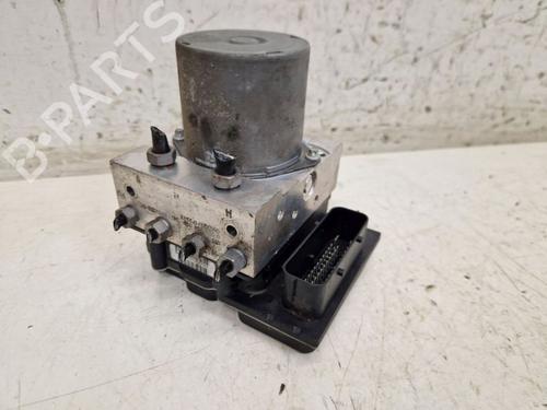 Used Electronic module BMW X3 (E83) 2.0 d (150 hp) 29105748