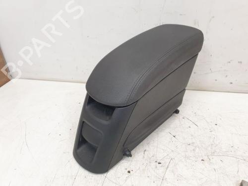 Used Armrest / Center console Armrest / Center console OPEL MERIVA B MPV (S10) 1.4 (75) (120 hp) 33907716 33907716