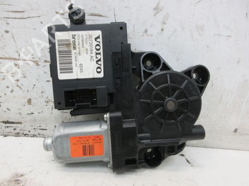 Moteur de lève-vitre arrière droit VOLVO V50 (545) 1.6 D (110 hp) 29093861