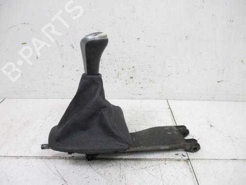Used Shift knob BMW 3 (E90) 320 i (150 hp) 18791461