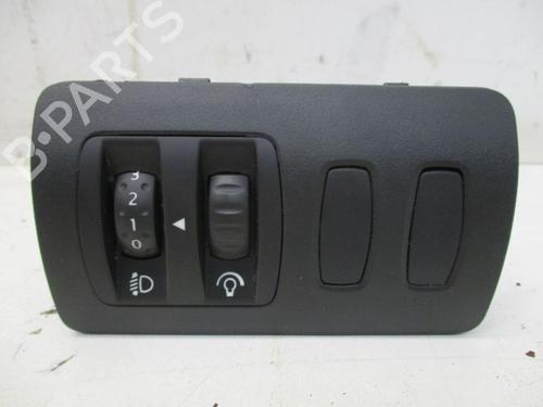 Used Switch RENAULT CLIO III (BR0/1, CR0/1) 1.6 16V (BR09, BR0T, CR09, CR0T) (88 hp) 18802562