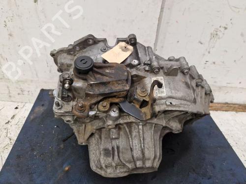 Gearbox VOLVO V70 II (285) D5 | BP31588284M3 