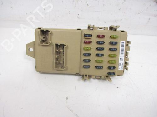Used Fuse box Fuse box 37112540 37112540