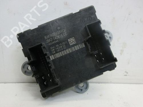 Used Control unit LAND ROVER RANGE ROVER VELAR (L560) 2.0 D180 TD4 4x4 (180 hp) 21824881