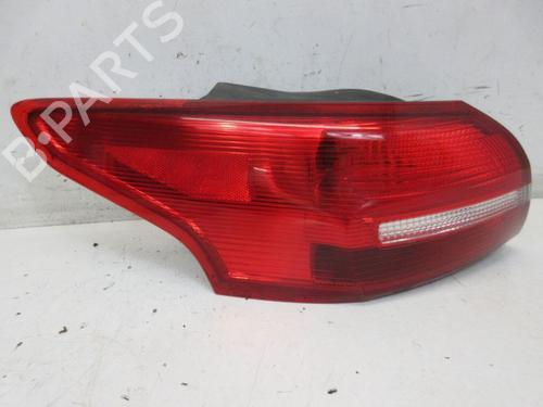 left-taillight-ford-focus-iii-saloon-2010-2011-2012-2013-2014-2015-2016-2017-2018-2019-2020-38027755 main image